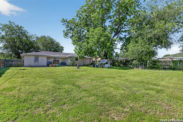 1011 E Hefferman Beeville, TX 78102