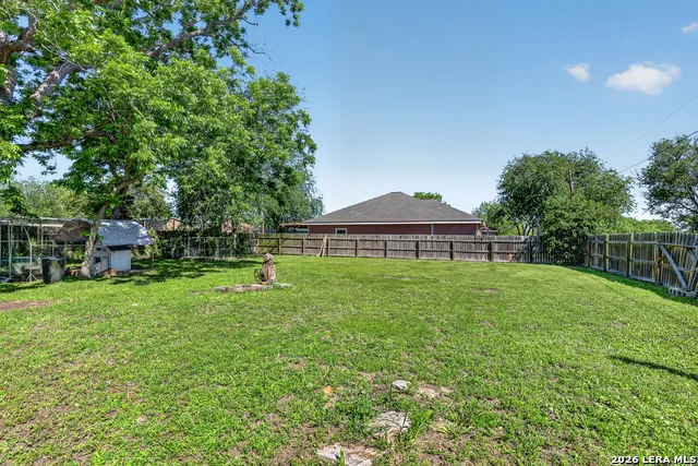 1011 E Hefferman Beeville, TX 78102