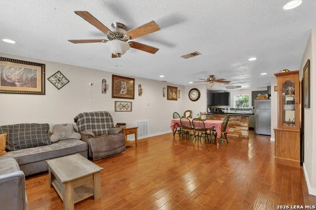 1011 E Hefferman Beeville, TX 78102