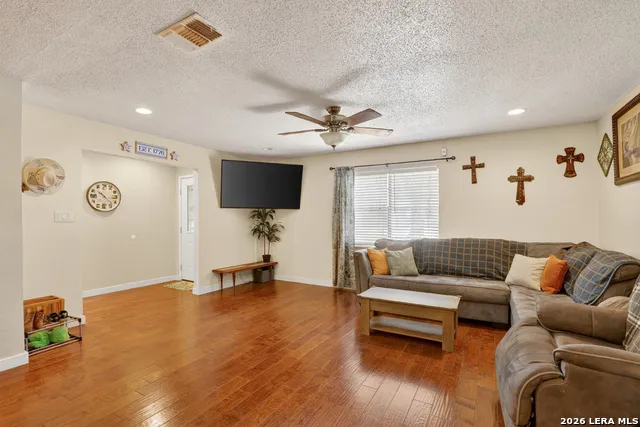 1011 E Hefferman Beeville, TX 78102
