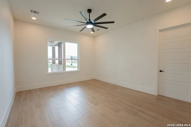 109 CHINABERRY HL La Vernia, TX 78121