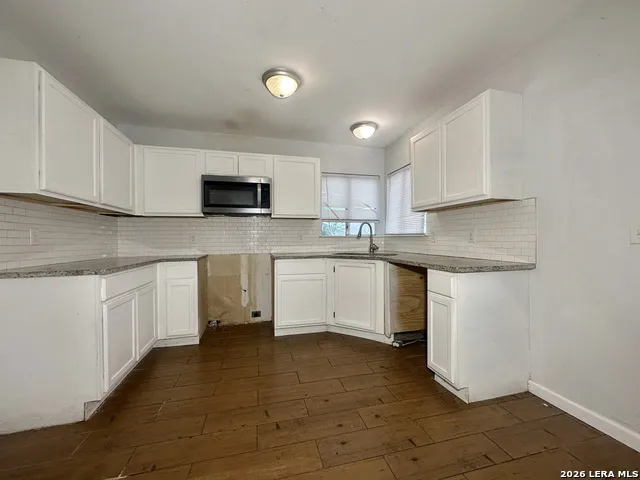 2611 Lakehaven San Antonio, TX 78222