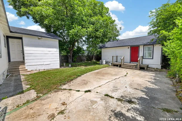747 BAILEY AVE San Antonio, TX 78210