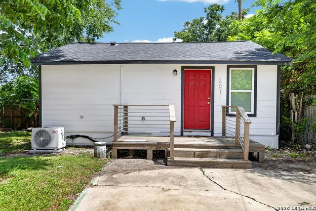 747 BAILEY AVE San Antonio, TX 78210