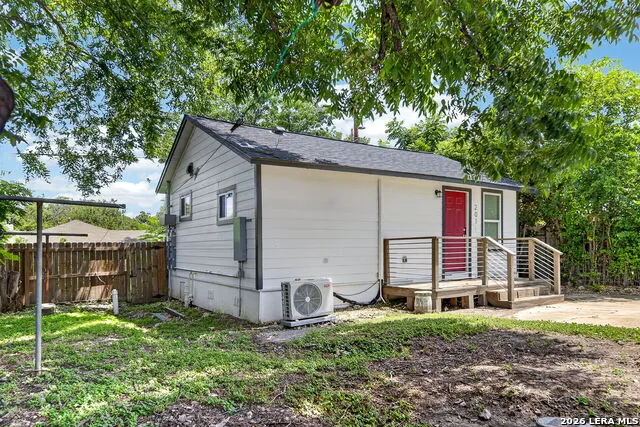 747 BAILEY AVE San Antonio, TX 78210
