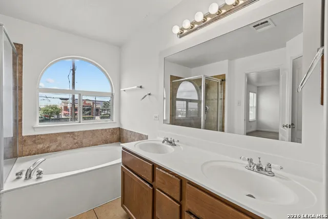 10710 Diamond Rock San Antonio, TX 78251