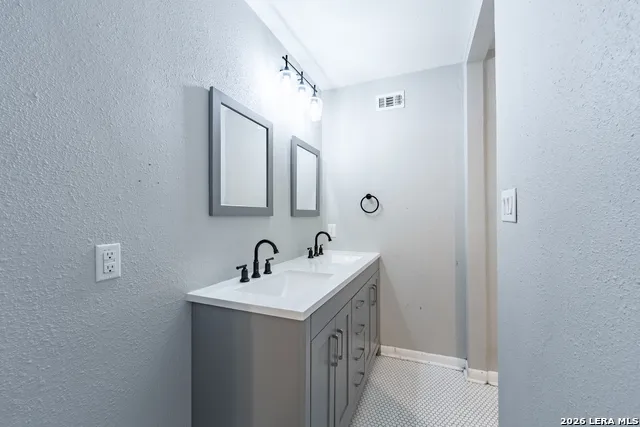 145 Addax Dr San Antonio, TX 78213