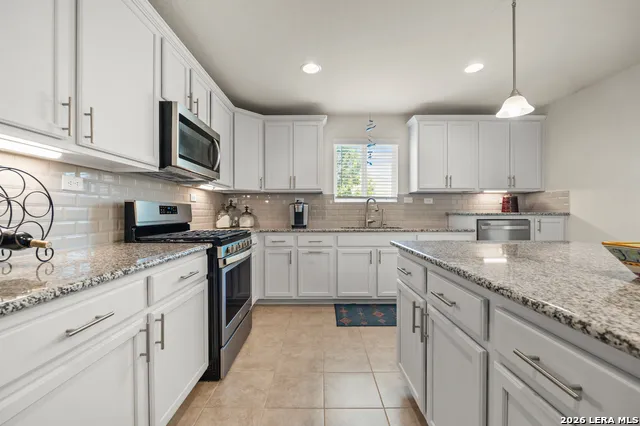 3311 BLOSSOM ROW San Antonio, TX 78253