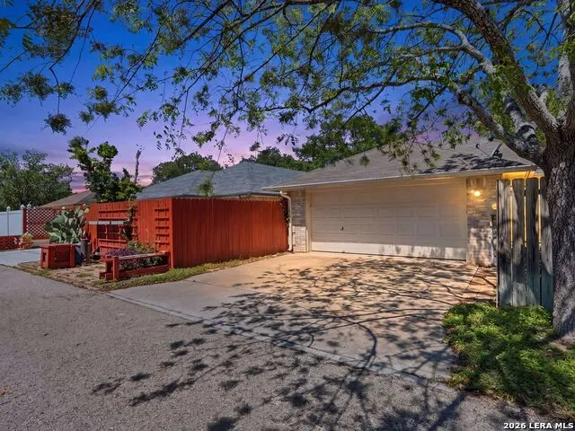 526 Riverside Dr New Braunfels, TX 78130