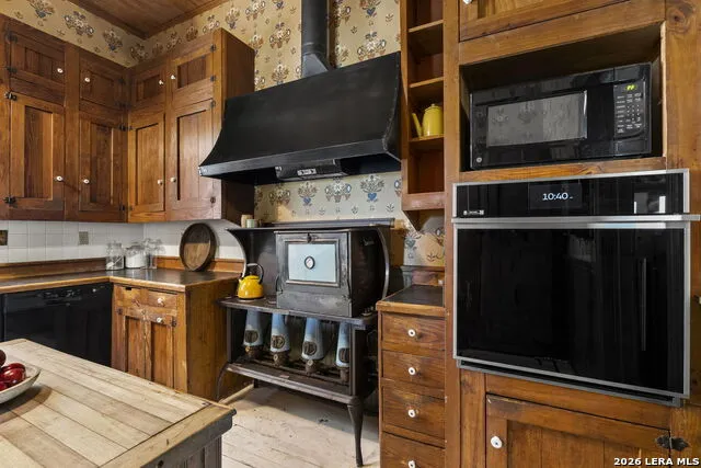 112 N. River Bend Road Comfort, TX 78013