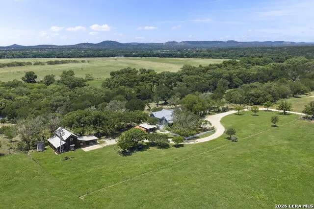 112 N. River Bend Road Comfort, TX 78013