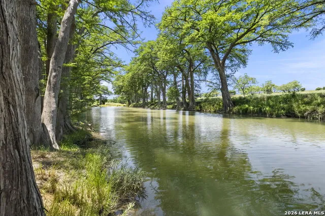 112 N. River Bend Road Comfort, TX 78013