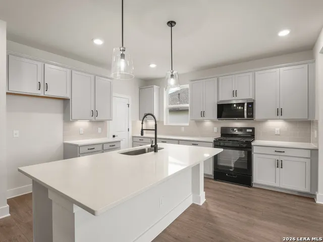4186 Garden Path Schertz, TX 78124