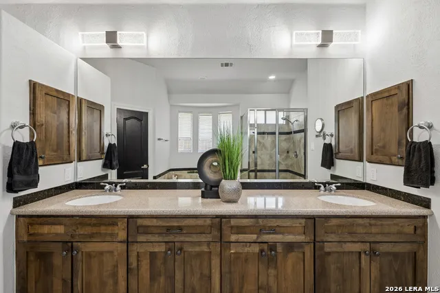 13326 WIND RDG Helotes, TX 78023