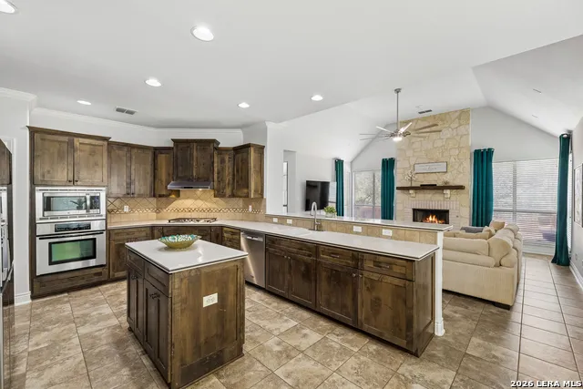 13326 WIND RDG Helotes, TX 78023