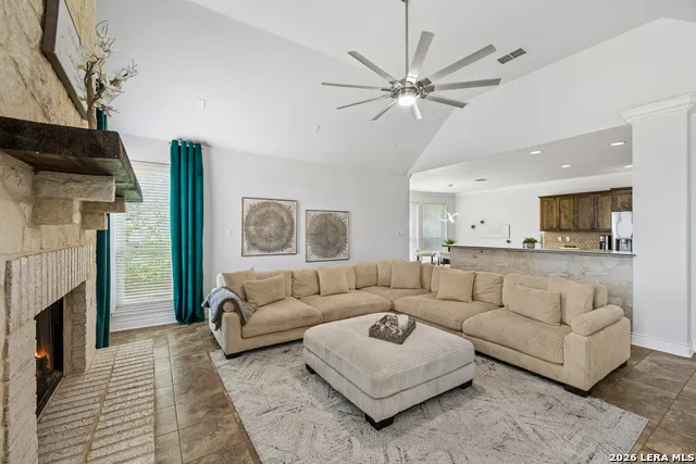 13326 WIND RDG Helotes, TX 78023