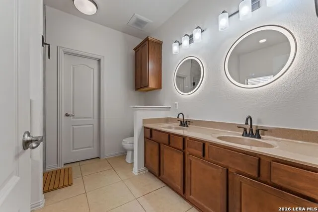 1446 Sparrow Song San Antonio, TX 78260