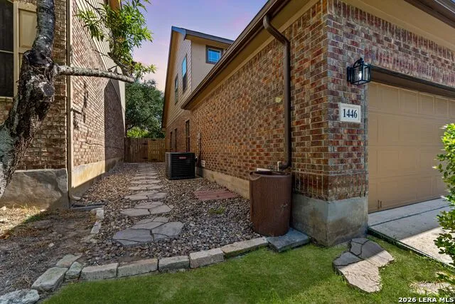 1446 Sparrow Song San Antonio, TX 78260