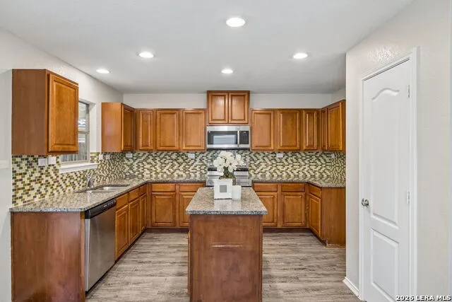320 SANDY SHL Boerne, TX 78006