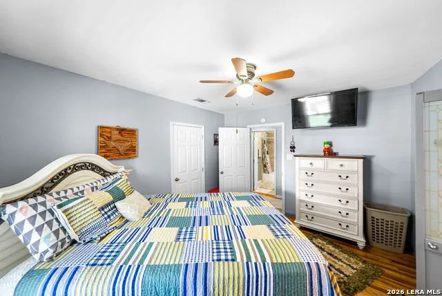 114 Smallwood Dr San Antonio, TX 78210