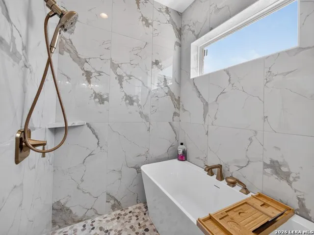148 Private Rd 1749 Mico, TX 78056
