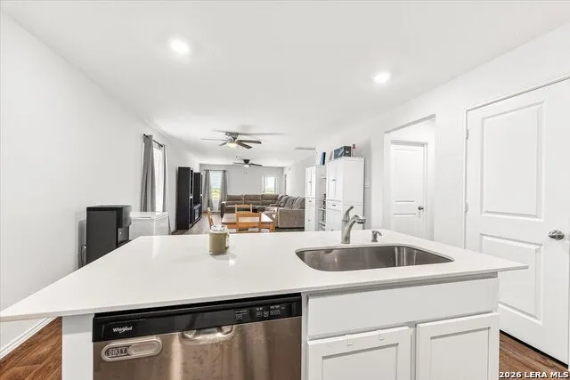 1675 House Finch Drive San Antonio, TX 78253