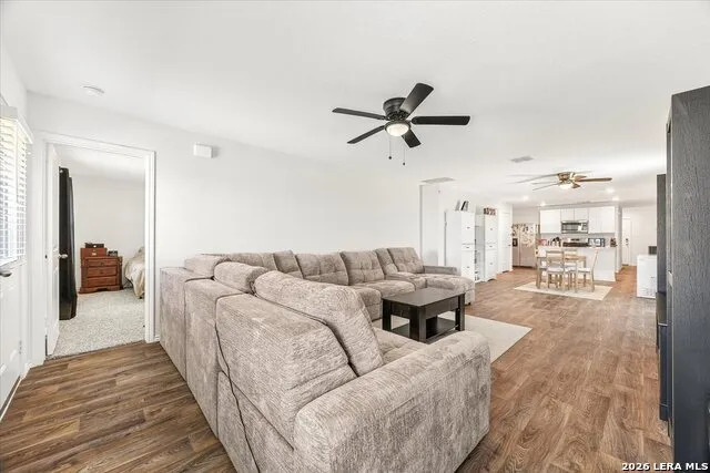 1675 House Finch Drive San Antonio, TX 78253