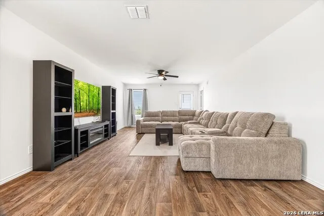 1675 House Finch Drive San Antonio, TX 78253