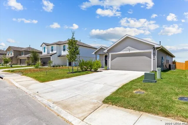 1675 House Finch Drive San Antonio, TX 78253