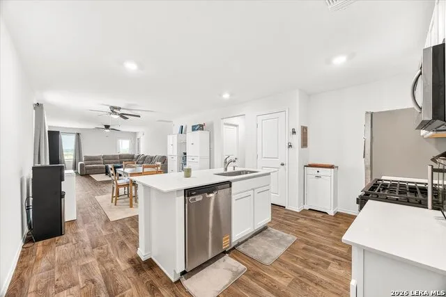 1675 House Finch Drive San Antonio, TX 78253