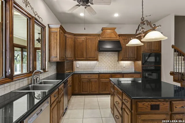 102 INDIAN BLF Boerne, TX 78006