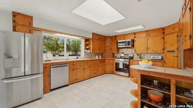 596 WILLOW AVE New Braunfels, TX 78130