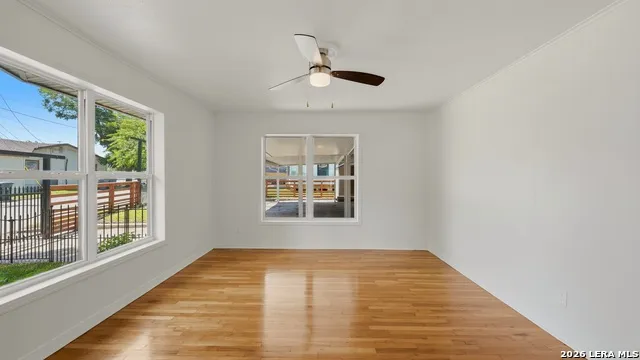 596 WILLOW AVE New Braunfels, TX 78130