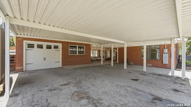 596 WILLOW AVE New Braunfels, TX 78130