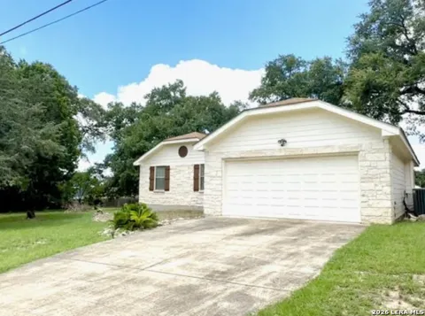 741 LOOKOUT DR