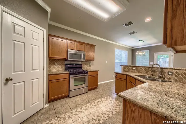 6307 BIG BEND CV San Antonio, TX 78253