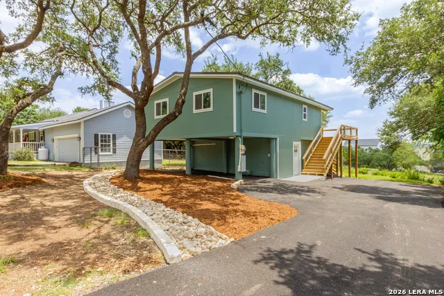1560 Skyline Hls Canyon Lake, TX 78133