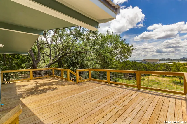 1560 Skyline Hls Canyon Lake, TX 78133