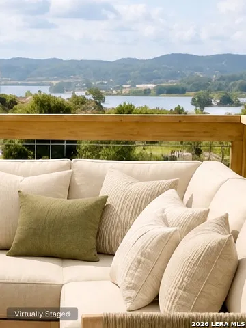 1560 Skyline Hls Canyon Lake, TX 78133