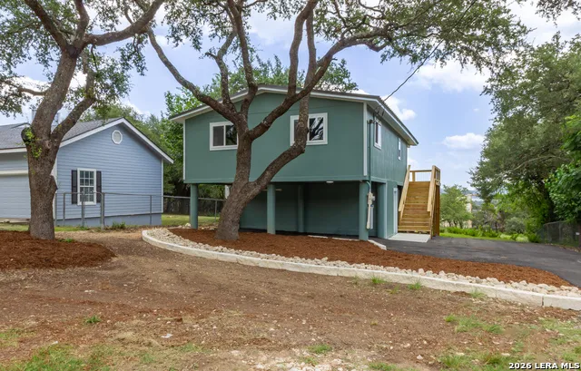 1560 Skyline Hls Canyon Lake, TX 78133