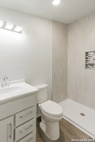 1560 Skyline Hls Canyon Lake, TX 78133