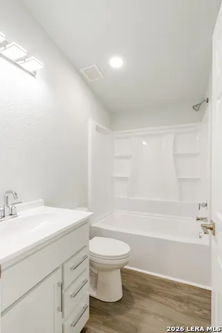 1560 Skyline Hls Canyon Lake, TX 78133