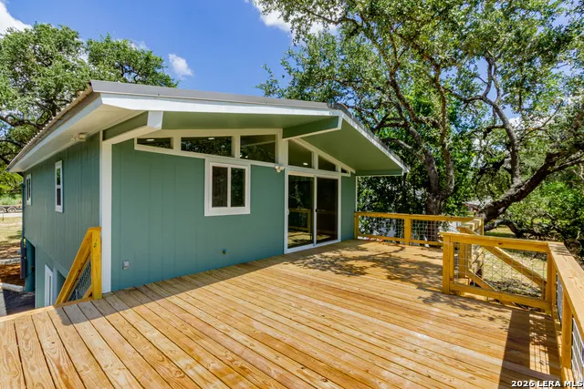 1560 Skyline Hls Canyon Lake, TX 78133