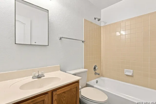 8010 WINTERSTONE DR San Antonio, TX 78254