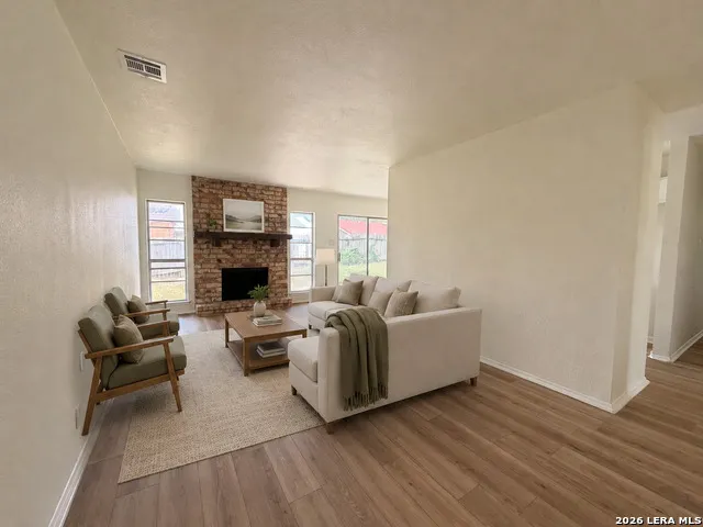 637 JAMIE SUE DR Converse, TX 78109