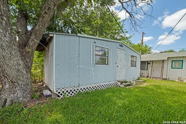 711 John Adams San Antonio, TX 78228