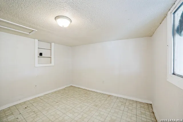 711 John Adams San Antonio, TX 78228