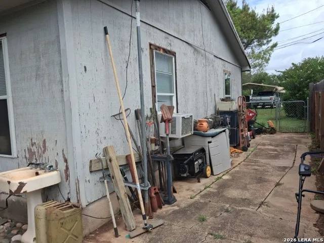 8000 County Road 404 Spicewood, TX 78669