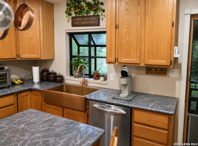8000 County Road 404 Spicewood, TX 78669