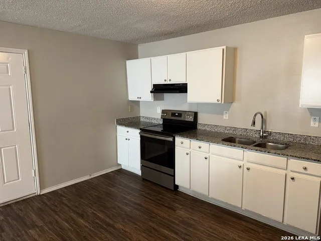 375 STONE PT New Braunfels, TX 78130